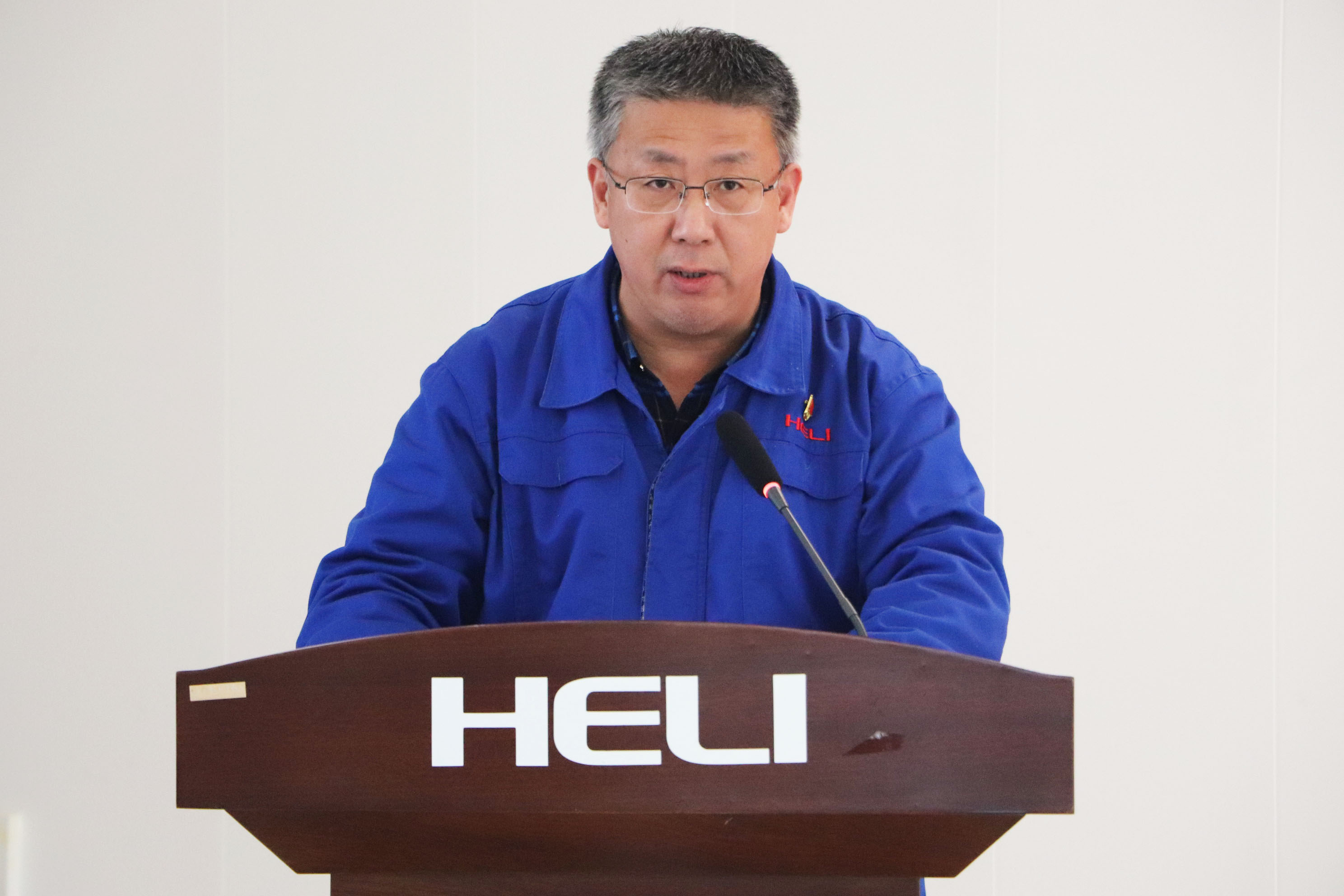 盘锦qmh官网党委书记、董事长、总经理孙鸿钧作带头讲话02.JPG 盘锦qmh官网党委书记、董事长、总经理孙鸿钧作带头讲话02.JPG